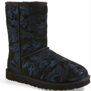 UGG Classic Short Metallic Camo Boot size 7
